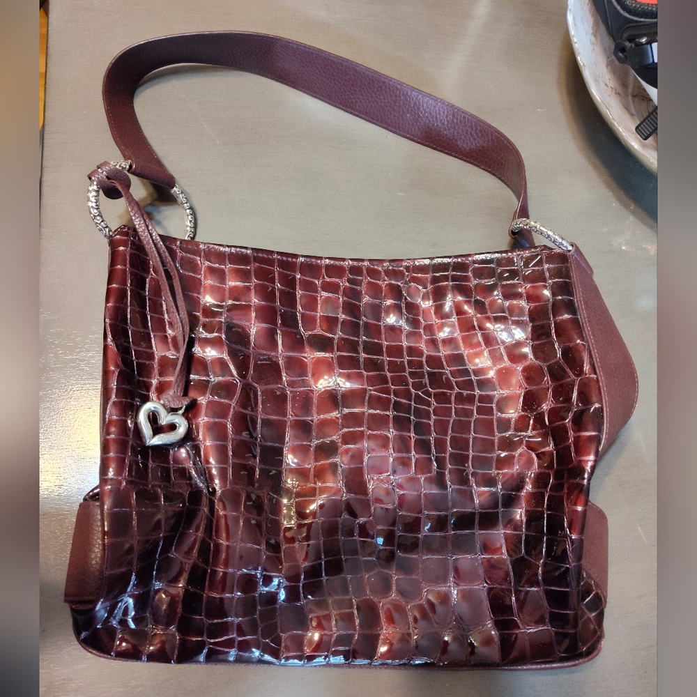 Elegant Burgundy Crocodile-Embossed Shoulder Bag